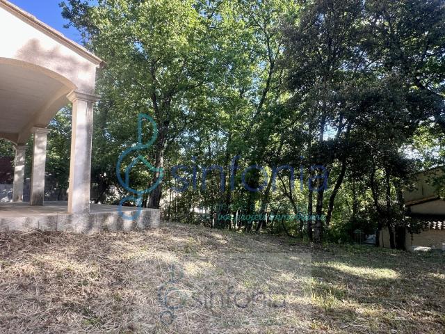 À Vendre: Maison de 4 Pièces à Foissac 103 m2 Habitables sur 749 m2 de Terrain