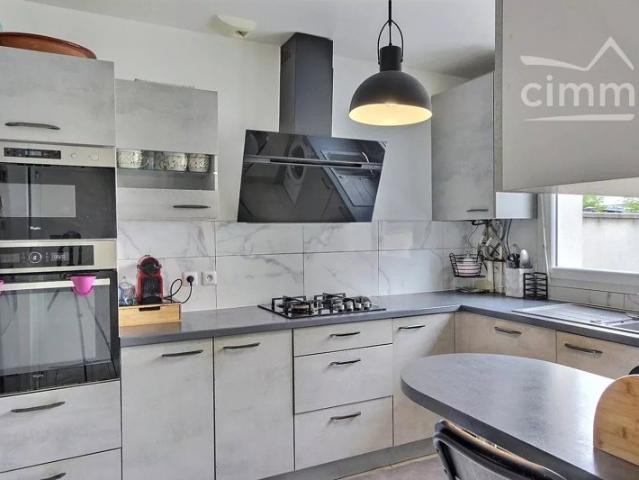 A vendre maison de 5 pièces à Saint Ouen l'aumone
