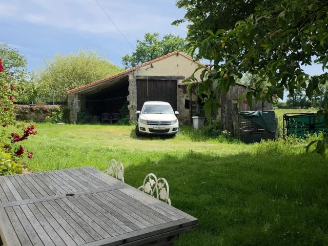 À vendre: maison de campagne 3 chambres et terrain THIAT 131m² Thiat