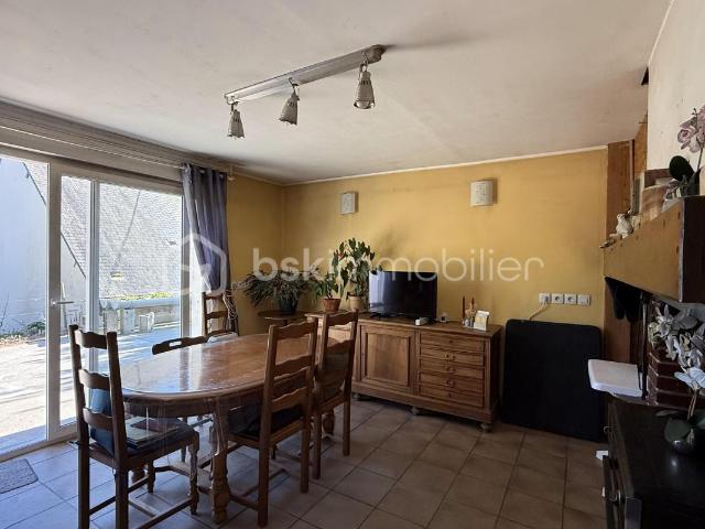 À VENDRE – maison de campagne de 127 m² avec grand terrain arboré