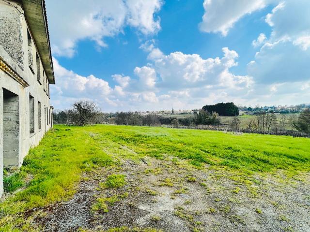 A Vendre Maison De Caractere De 250 M2 Sur 3800 M2 De Terrai. 250m² Blaye