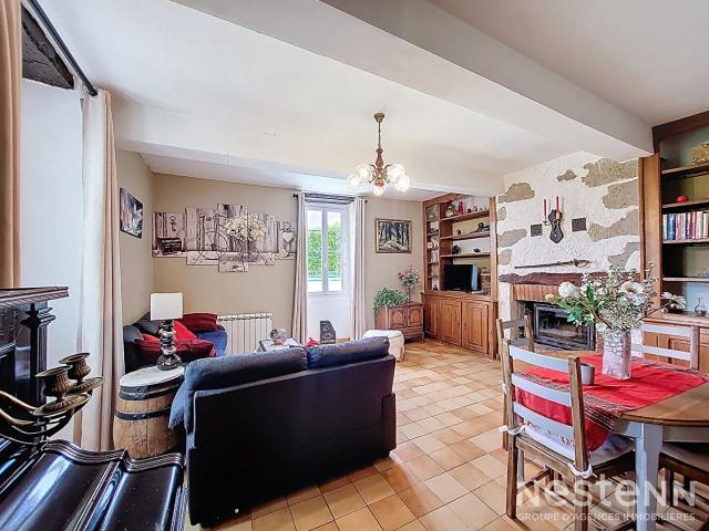 A Vendre Maison de caractère de 205 m² avec piscine, parc, d. 205m² Gazaupouy