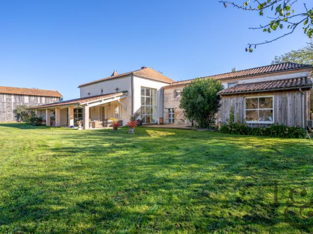 A vendre maison de caractère rénovée