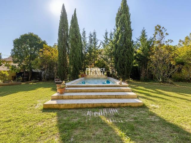 A Vendre Maison De Maitre Du XIXè Au Coeur Du Village Du Tho. 272m² Le Thor