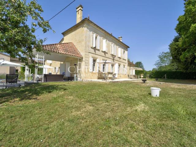 À vendre – Maison de Maître en pierre de taille à Saint Pey. 272m² Saint Pey de Castets
