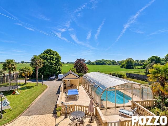 A Vendre MAISON DE MAITRE Roz Landrieux Piscine