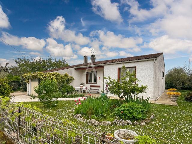 A VENDRE Maison de plain pied 80 m² Proche commodités et école