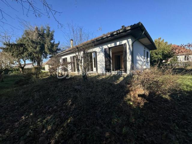 À Vendre: Maison de Plain Pied avec Terrain Arboré de 1600 m² à Brézins 38