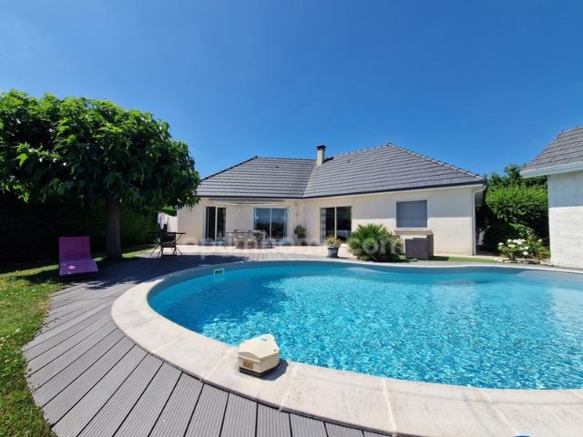 À VENDRE – Maison de plain pied avec vue Pyrénées, piscine & jardin arboré