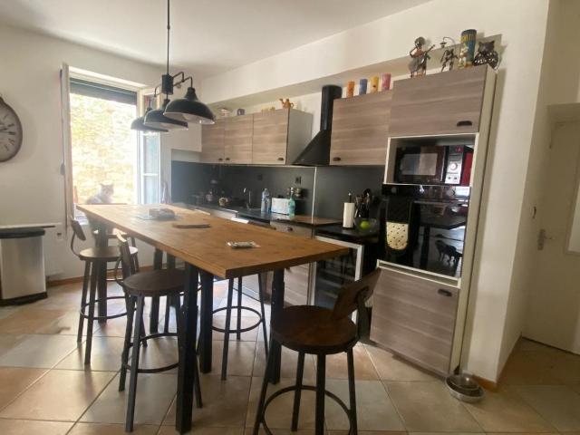 A vendre maison de village 8 pièces de 210 m2 avec terrasse. 210m² Ginestas
