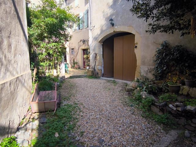 À vendre Maison de village 154 m2 avec jardin et garage Caux. 154m² Caux