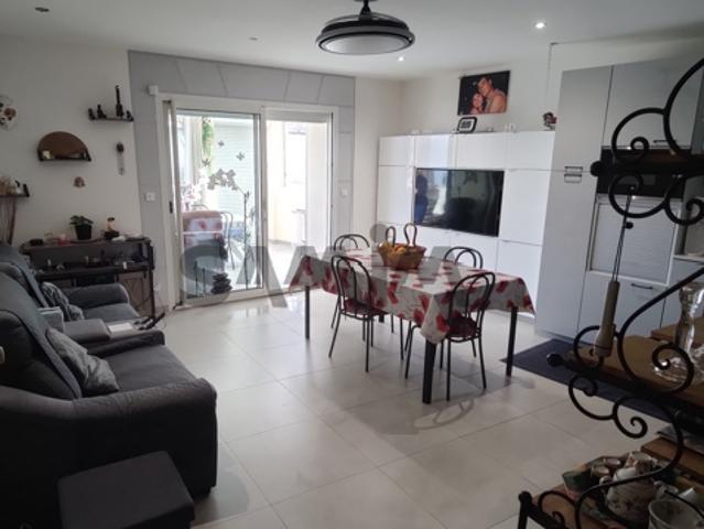 A VENDRE MAISON DE VILLAGE 3 CHAMBRES AVEC JARDIN ET GARAG