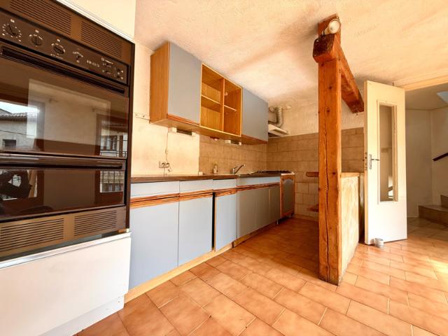 À vendre Maison de village avec balcon au coeur de Lodève