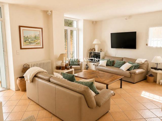 A vendre Maison de village avec piscine proche d'Avignon