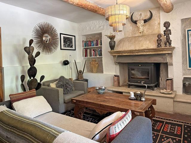A vendre, maison de village avec terrasses au coeur du Luber. 80m² Viens
