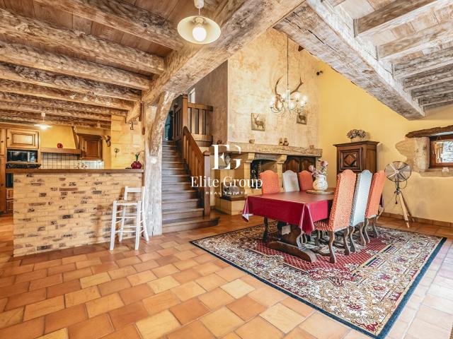 A VENDRE Maison de village Biron 12 pièces 321.31 m2