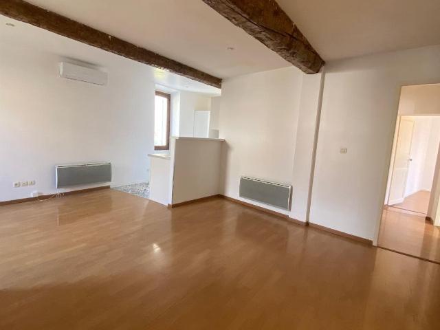A vendre maison de village composée de deux appartements et. 148m² Saint Marcel sur Aude