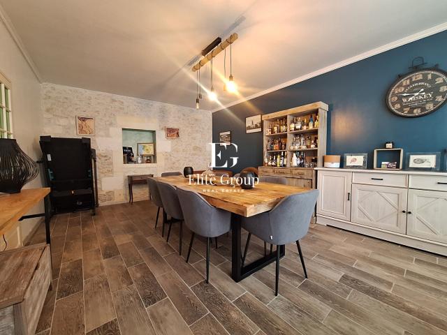 A vendre maison de ville Châteauneuf Sur Charente 10 pièces 272m2