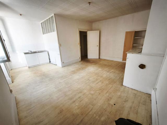 À VENDRE Maison de ville au coeur du centre historique de La Charité sur Loire 58400