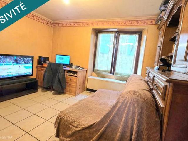 À Vendre – Maison de ville au coeur du centre ville de Culoz