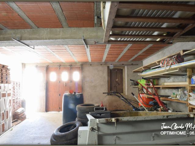 A vendre Maison d'environ 71 m2 à rénover avec terrain séparé d'environ 202 m2