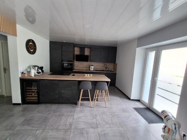 A vendre! Maison entièrement rénovée, 4 chambres, grange et jardin à DOMBASLE EN ARGONNE