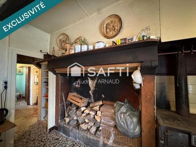 À vendre – Maison en pierre avec jardin à Saint Merd la Breuille Creuse
