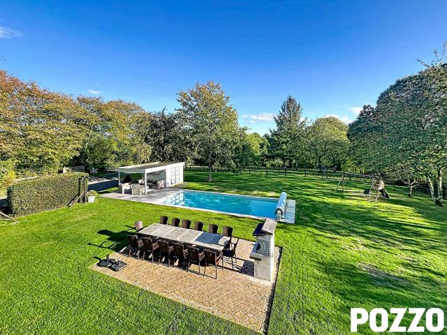 A VENDRE, MAISON EN PIERRES AVEC PISCINE CHAUFFEE à SOULEUVRE EN BOCAGE 14350