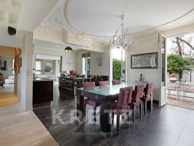 A vendre Maison familiale avec piscine dans quartier reche. 405m² Le Vésinet