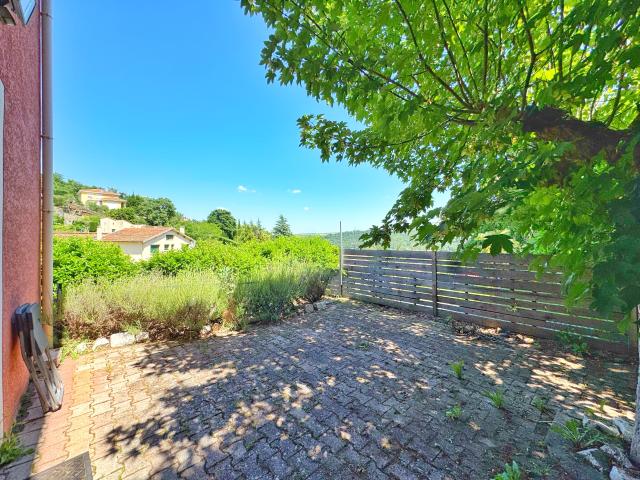 À vendre Maison familiale 155 m2 avec superbe vue, et terrain boisé de 4000 m2 à Rive de Gier