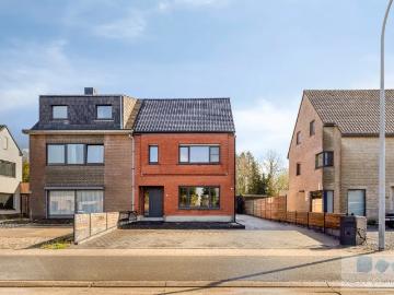 Geschakelde Woning te koop in Pulle