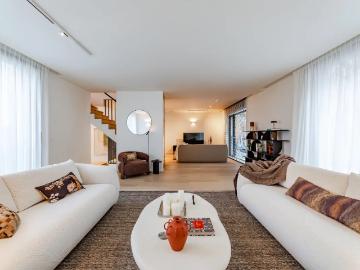 1050, Bruxelles-Capitale - Jardin, Parking