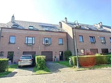 1090, Bruxelles-Capitale - Jardin, Parking