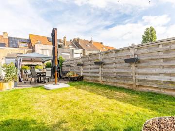 Geschakelde Woning te koop in Arrondissement de Bruges - Tuin