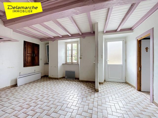A VENDRE: Maison mitoyenne à Saint Denis Le Gast