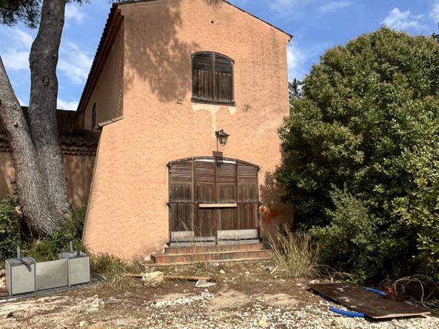 A vendre Maison mitoyenne 100m2 avec potentiel d'agrandisse