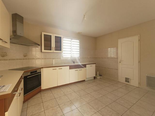 À vendre Maison sur la commune de Charron, à proximité de La Rochelle, du Marais Poitevin et du Sud Vendée