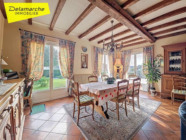 A vendre maison sur sous sol 5 pièces Saint Martin de Brehal avec 1390 m2 de terrain