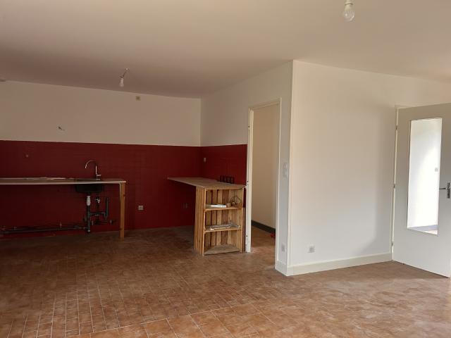 A VENDRE Maison plain pied 4 pièces à Eguzon Chantôme