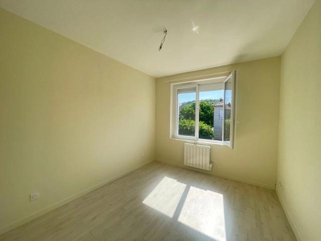A vendre maison rénovée sur CUBJAC 24640 proches des commerces