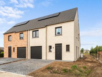 Geschakelde Woning te koop in Moere