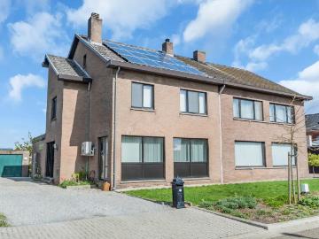 Geschakelde Woning te koop in 3980, Hasselt
