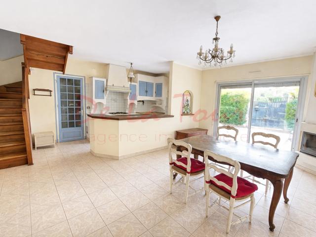 A VENDRE MAISON TYPE 4 AU COEUR DU VILLAGE DE SAINT JULIEN 13012