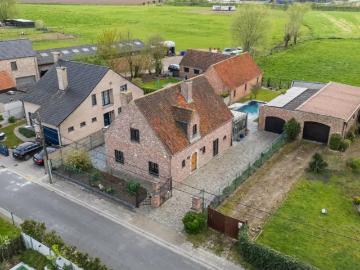 Geschakelde Woning te koop in Daknam