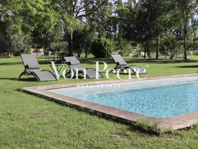 Maison provençale avec piscine et terrain AVIGNON 270m² Avignon
