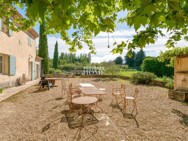 A Vendre Mas Provencal Avec Gites En Campagne De Cavaillon L. 340m² Cavaillon
