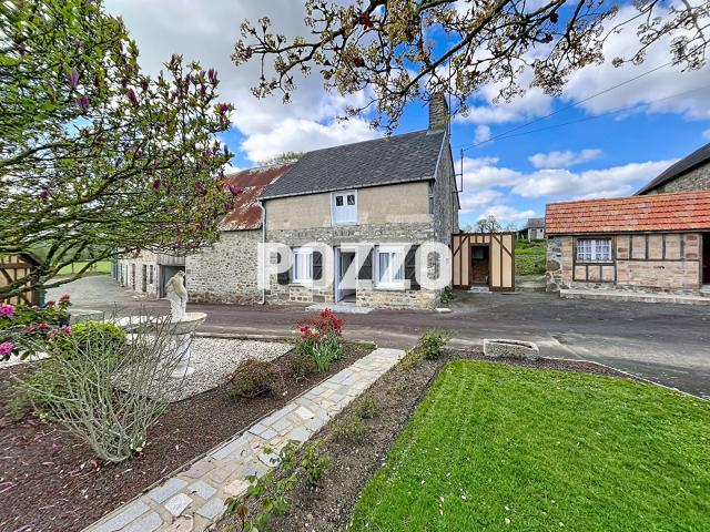 A VENDRE MORTAIN Ensemble Immobilier maison, gîte, dépendance sur 3Ha