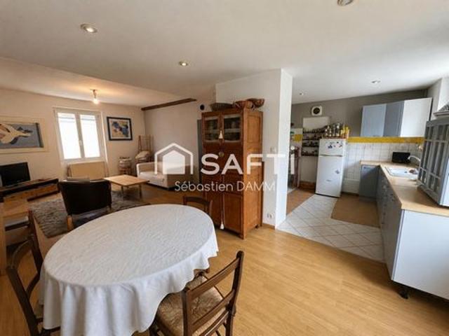 À vendre Mulhouse – Grande maison familiale avec jardin, garages et potentiel de division en 3 logements