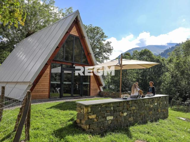 A Vendre Murs et Fonds Dans les Pyrénées, au coeur de la nat