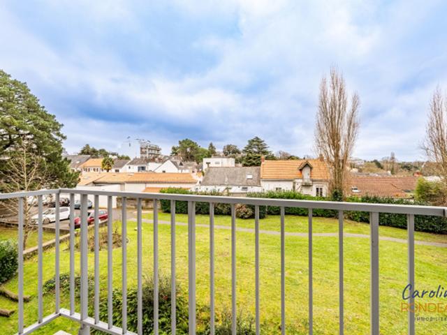 A vendre Nantes Petit T3 St Donatien Tortiere ascenseur balcon parking